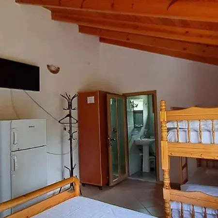 Edgon Konukevi Avlonya